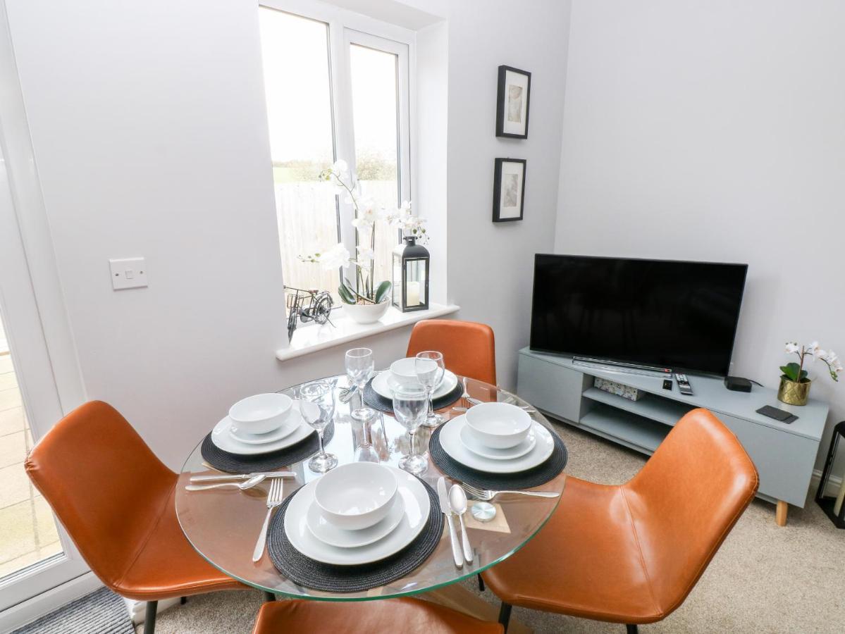 10 Belfrey Close Milford Haven Extérieur photo