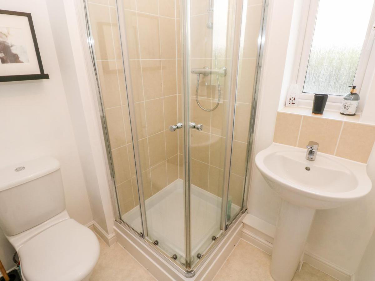 10 Belfrey Close Milford Haven Extérieur photo